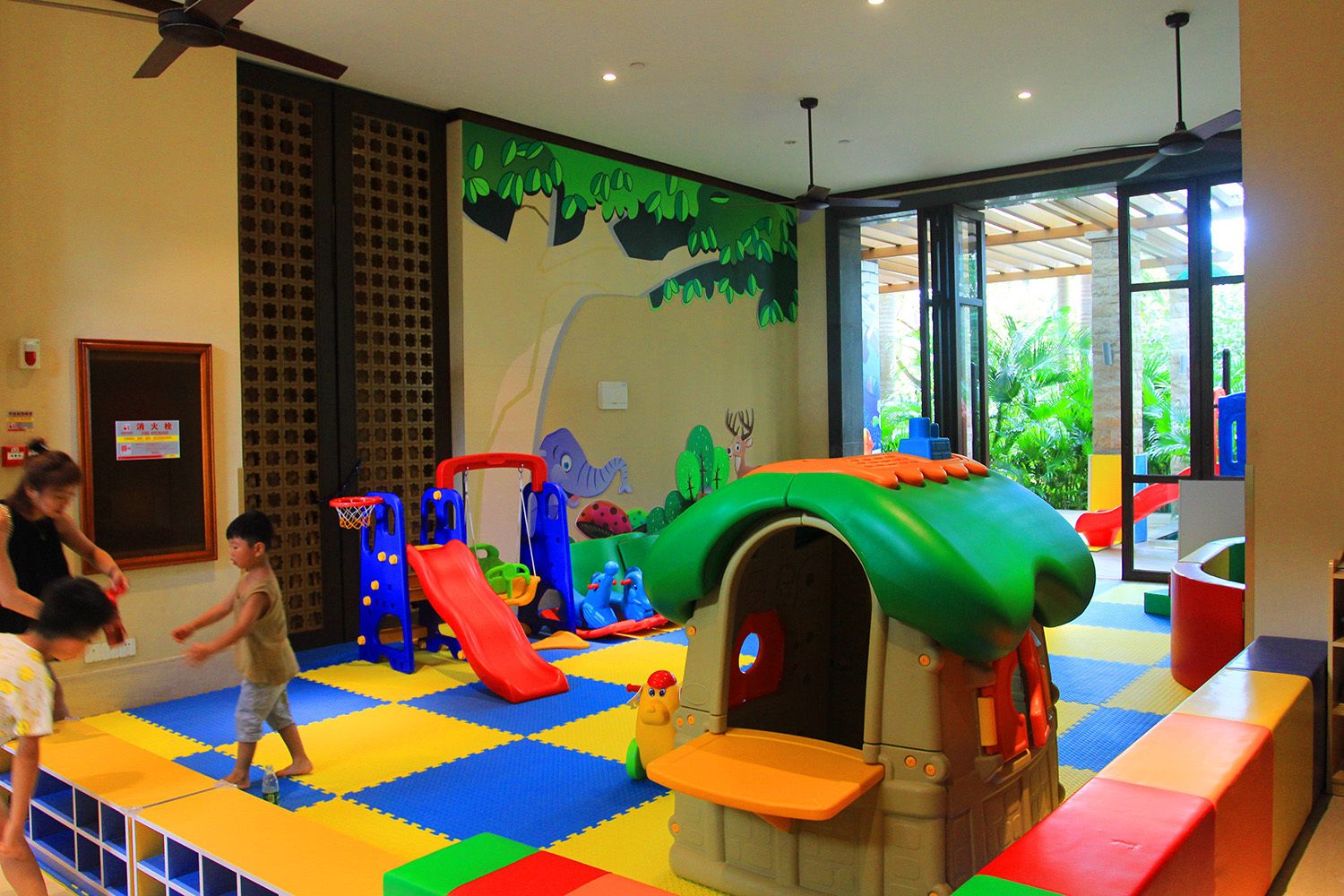 children’s play area – indoor