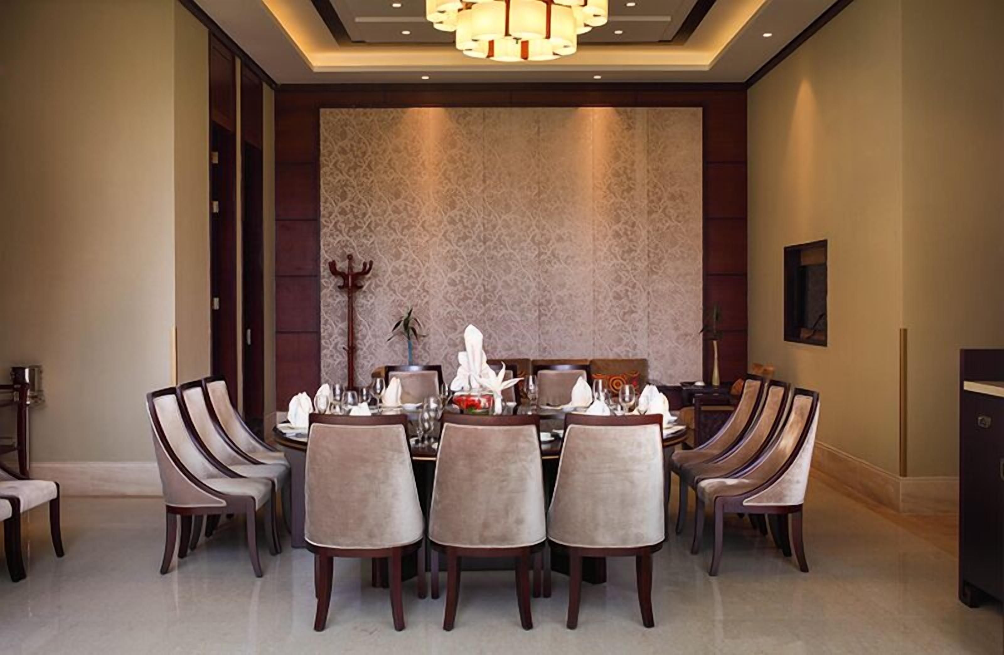 breakfast, lunch, dinner served; local and international cuisine