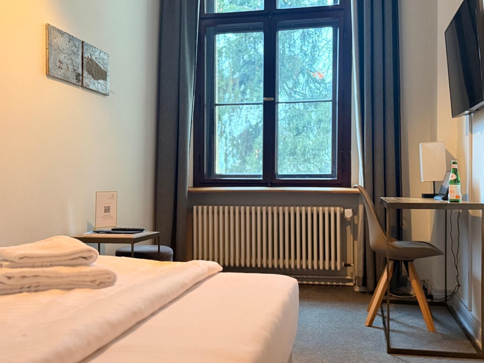 Single Room | Premium bedding, in-room safe, desk, free WiFi