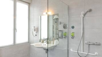 Shower, rainfall showerhead, free toiletries, hair dryer