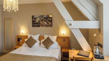 Sengetøy av topp kvalitet, senger med Select Comfort-madrass og minibar