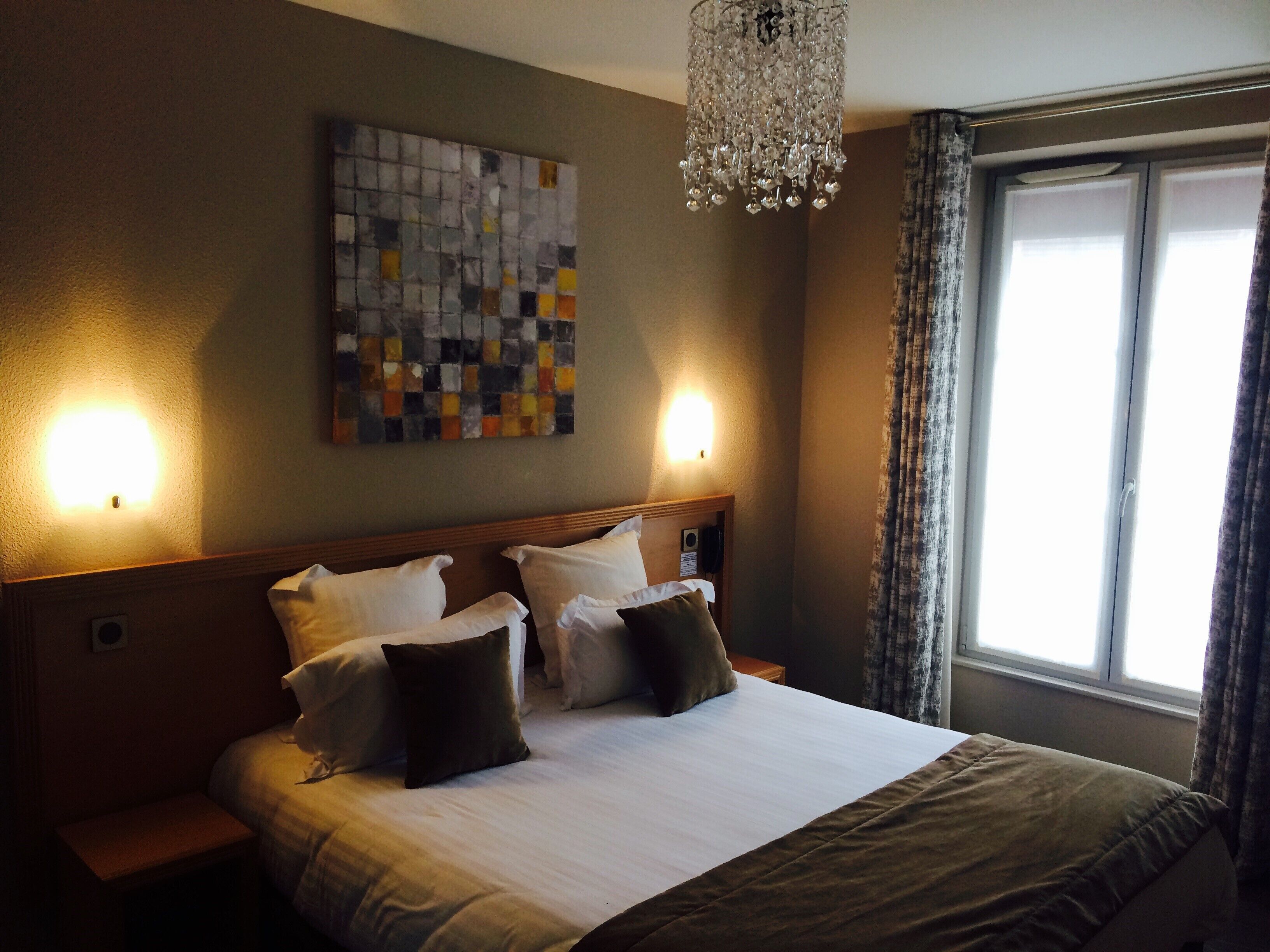 premium bedding, select comfort beds, minibar, in-room safe