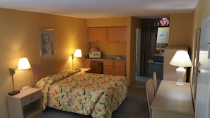 Desk, free WiFi - Victorian Inn (Iuka)