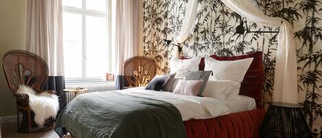 CoraC | Premium bedding, minibar, individually decorated, individually furnished