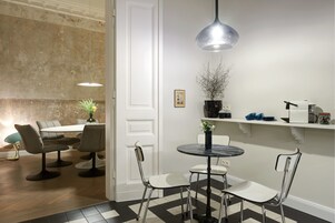 CoraC | Room amenity