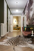 CoraC | Premium bedding, minibar, individually decorated, individually furnished