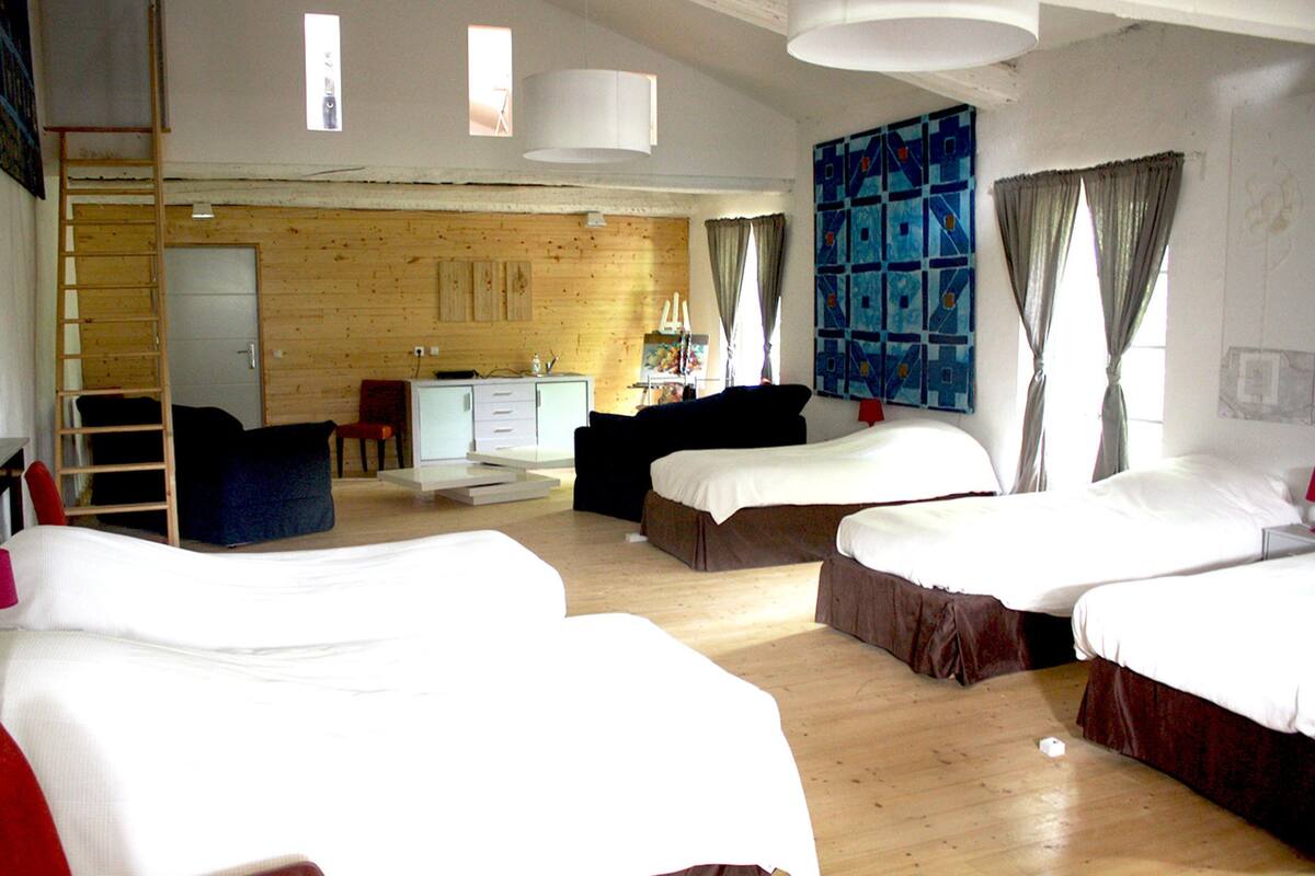 Shared Dormitory | Living area