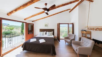 Egyptian cotton sheets, premium bedding, pillow-top beds, minibar