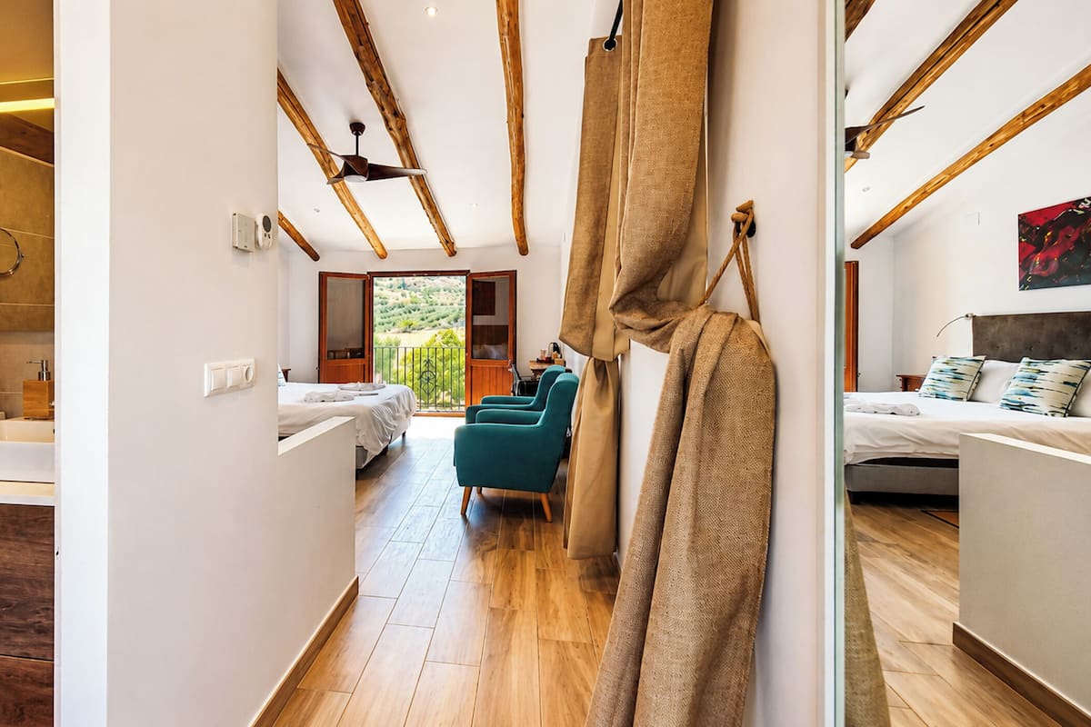 Suite familiar, 2 habitaciones | Sábanas de algodón egipcio y ropa de cama de alta calidad