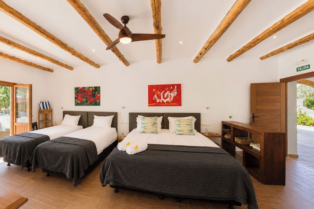 Suite de lujo, 2 habitaciones, Terraza, en el área del jardín | Sábanas de algodón egipcio y ropa de cama de alta calidad