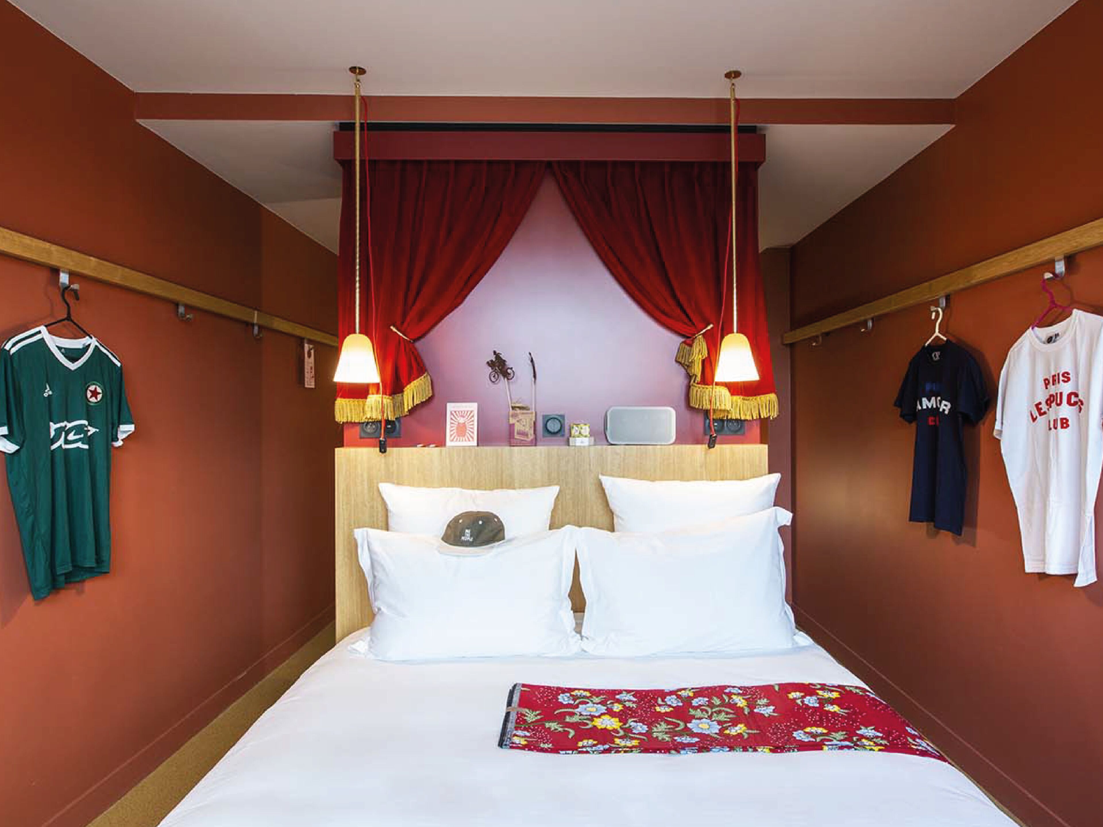 superior double room | 1 bedroom, in-room safe, desk, laptop workspace