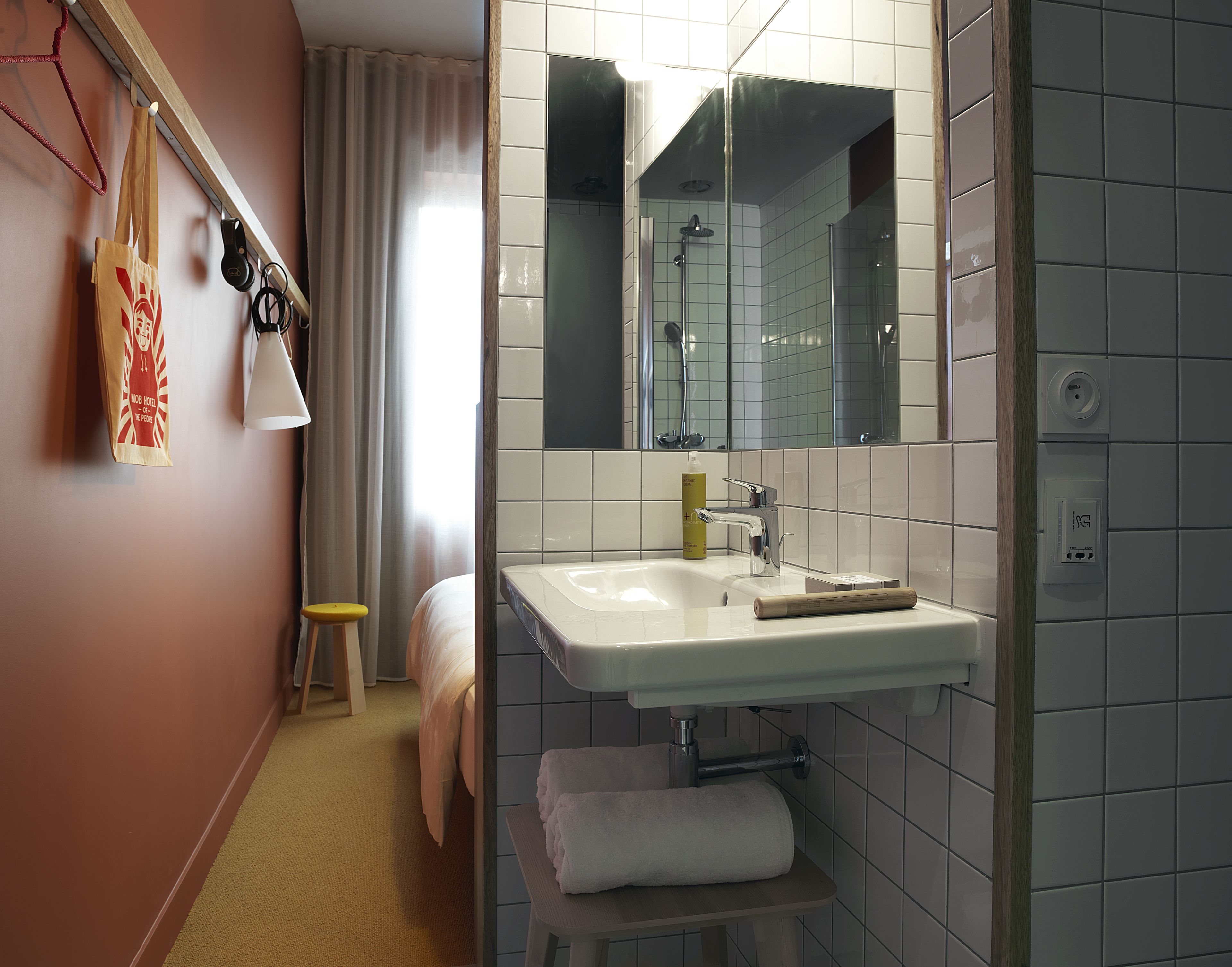 shower, rainfall showerhead, eco-friendly toiletries, hair dryer