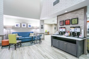 Lobby - Hampton Inn & Suites Glenarden/Washington DC (Lanham)