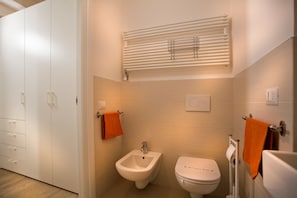 Apartment, 1 Bedroom | Bathroom