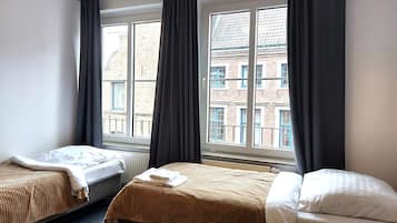 2 habitaciones, ropa de cama de alta calidad y escritorio