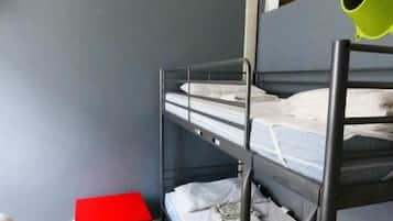 Six bed mixed dorm | WiFi (free)