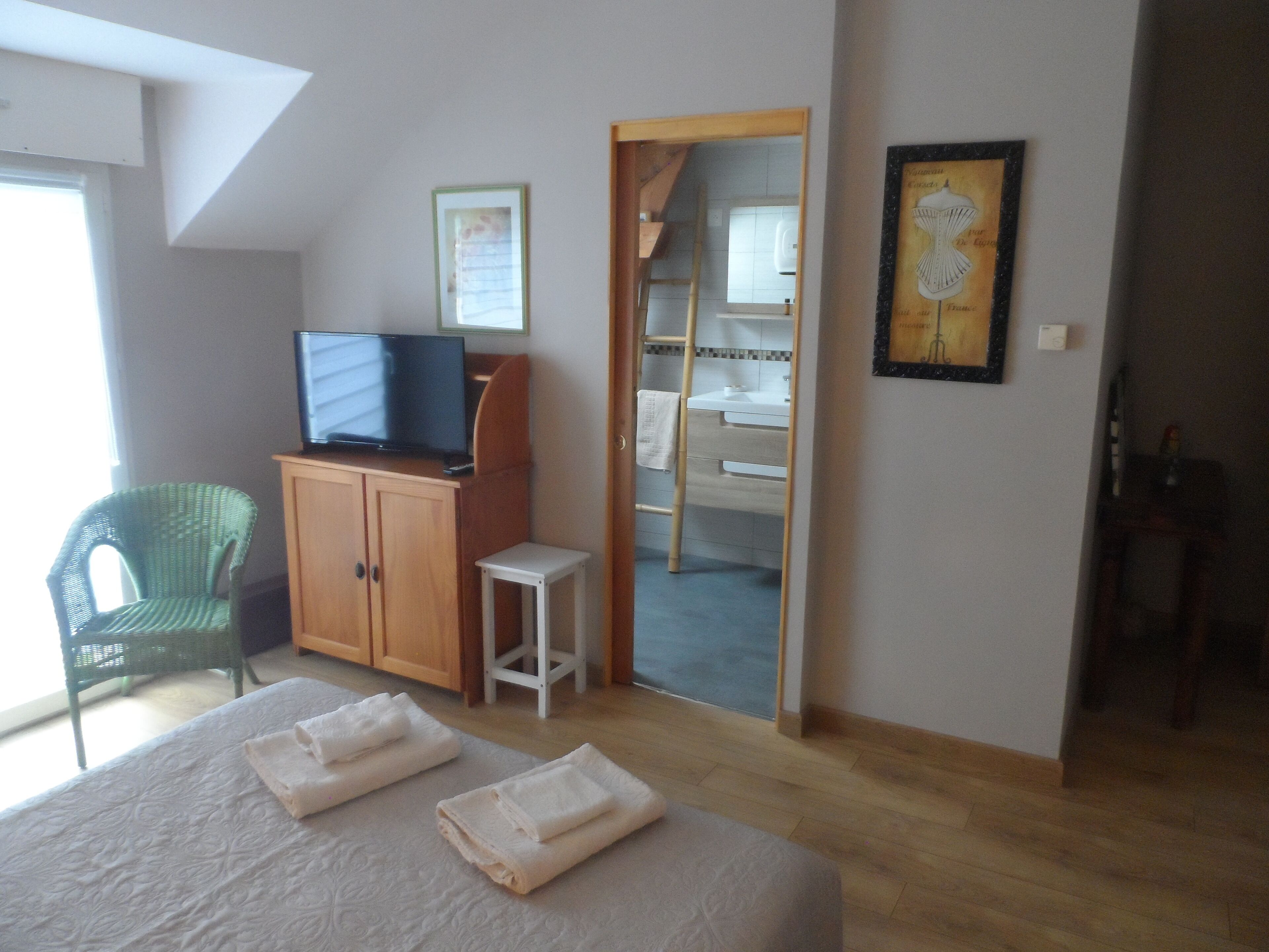 Tweepersoonskamer (L'Anisée) | Luxe beddengoed, individueel gedecoreerd, individueel gemeubileerd