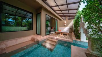 Deluxe Room with Pool Access | In-room safe, desk, blackout curtains, free WiFi