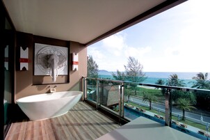 Caja de seguridad en la habitación, escritorio y cortinas blackout 