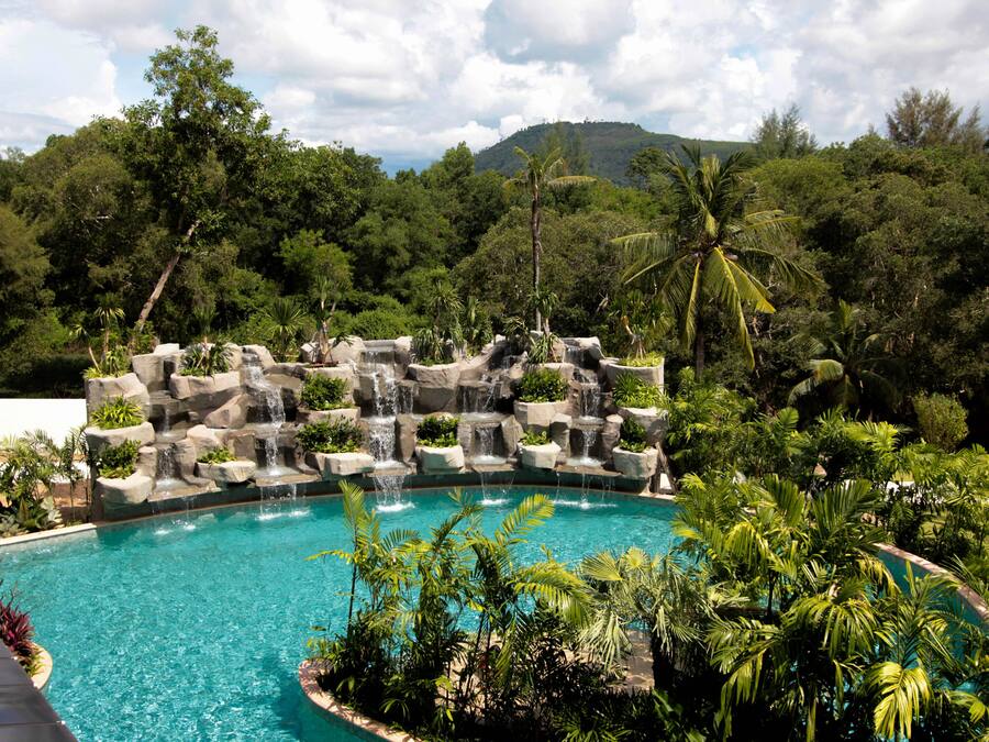 3 piscinas al aire libre, sombrillas, tumbonas