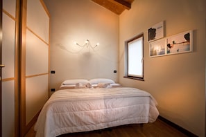 Apartment, 2 Bedrooms | 2 bedrooms, cribs/infant beds, free WiFi - Verona For Rent Travelers House (Verona)