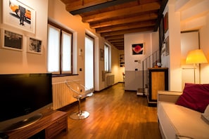 Apartment, 2 Bedrooms | Living area