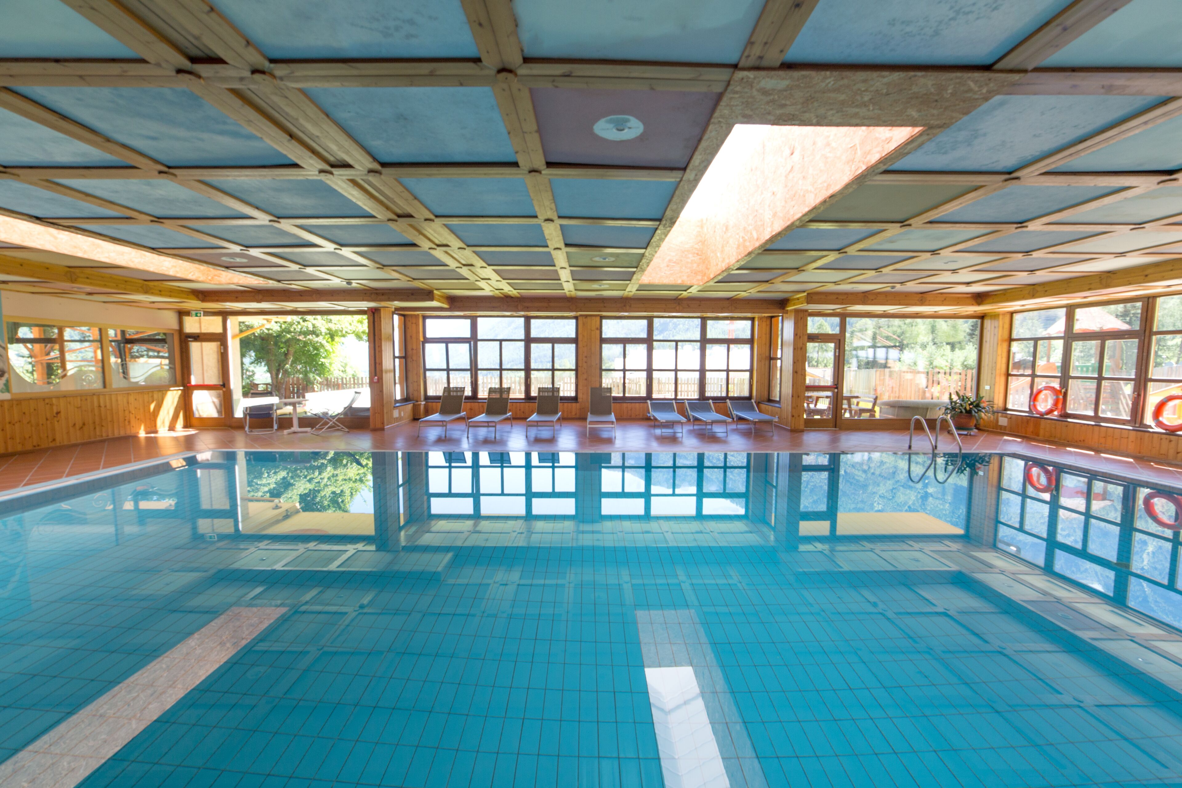 Una piscina cubierta