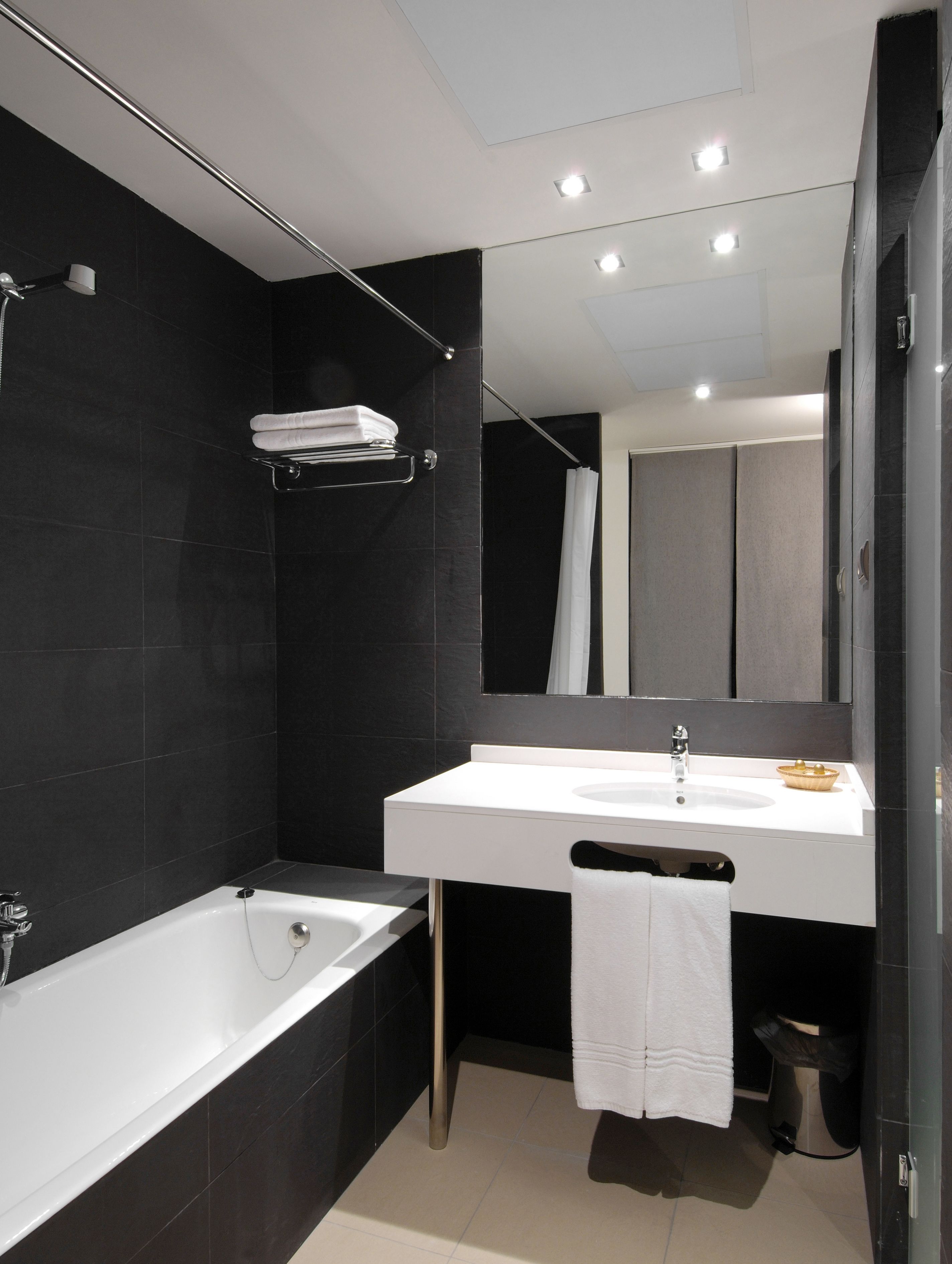 superior double room | bathroom | bathtub, free toiletries, hair dryer, bidet