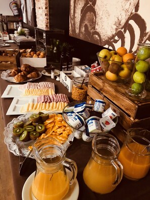 Esmorzar diari continental gratuït 