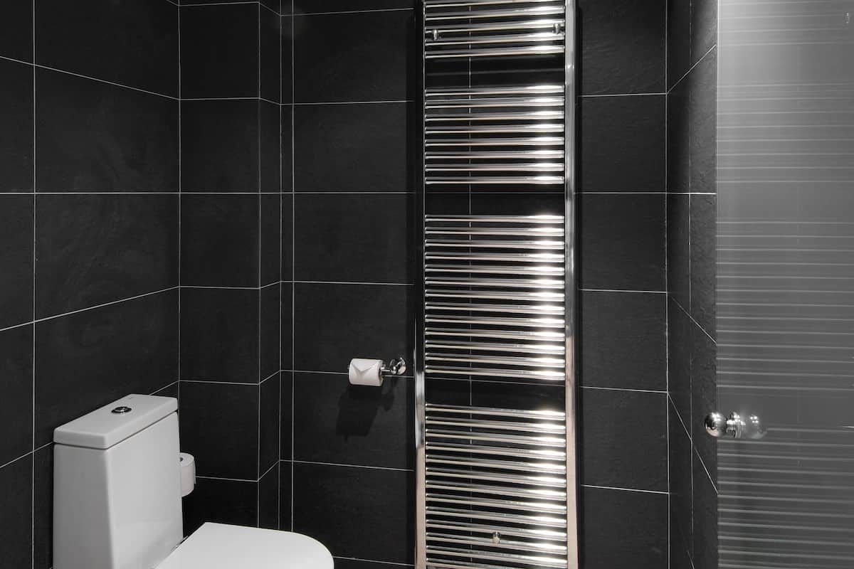 standard double room | bathroom | bathtub, free toiletries, hair dryer, bidet