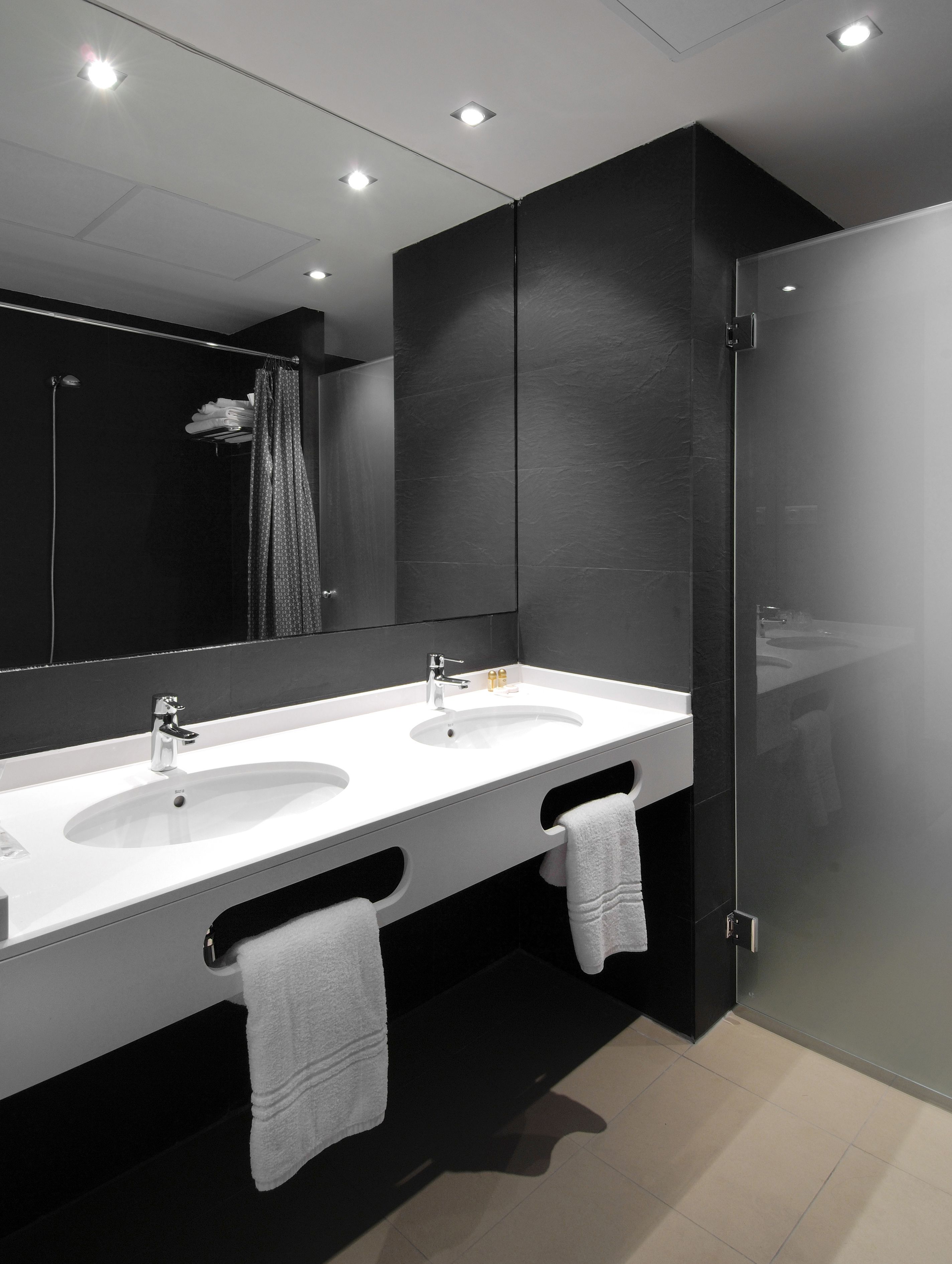 superior double room | interior detail