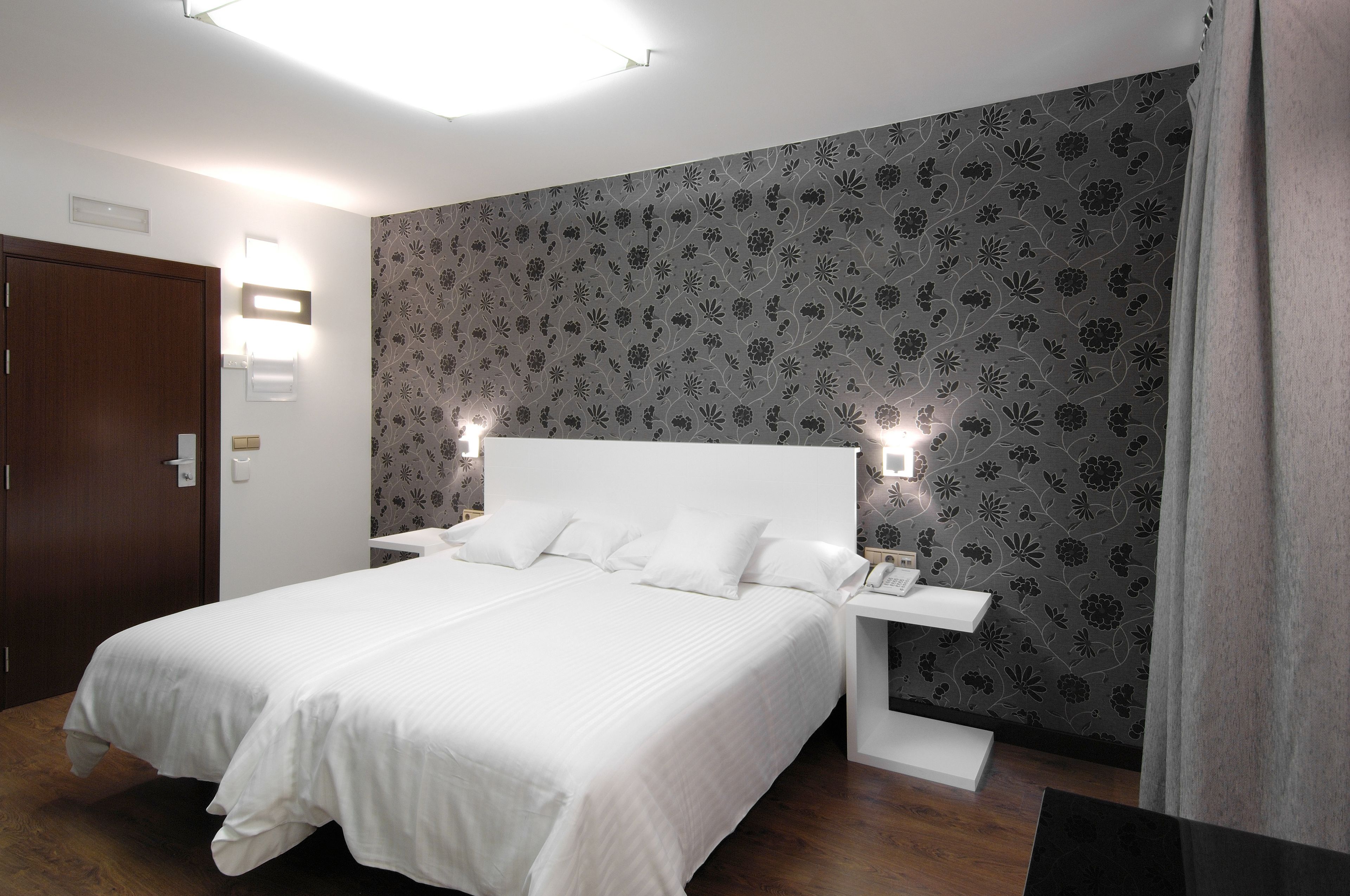 standard double room | 1 bedroom, desk, free cots/infant beds, free wifi