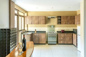 平面電視、壁爐