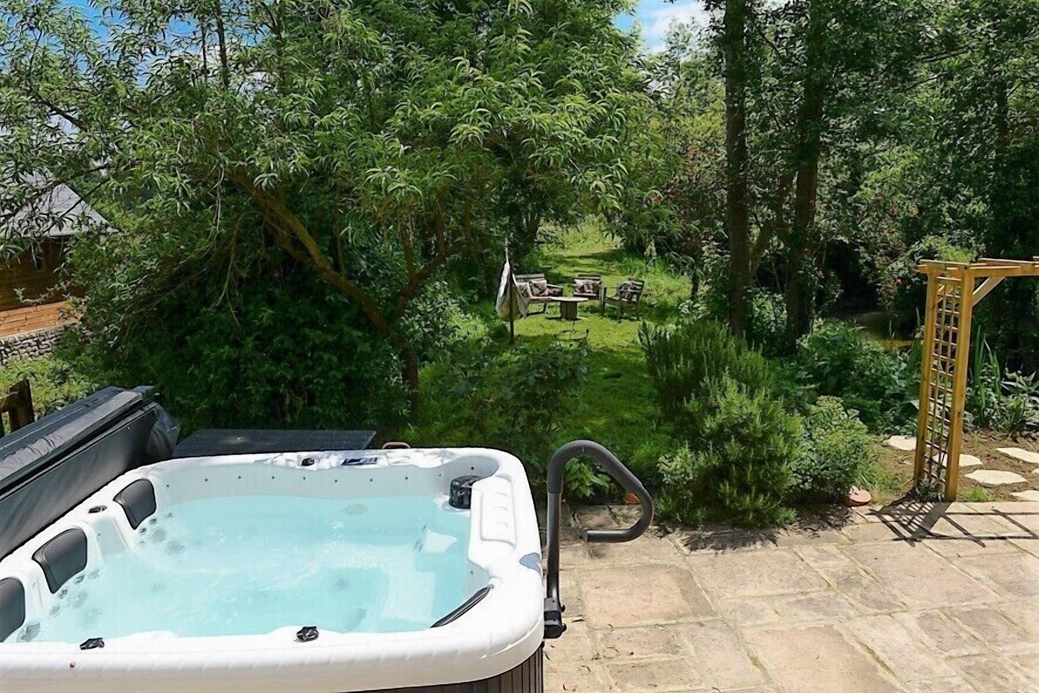 Bathtub spa outdoor