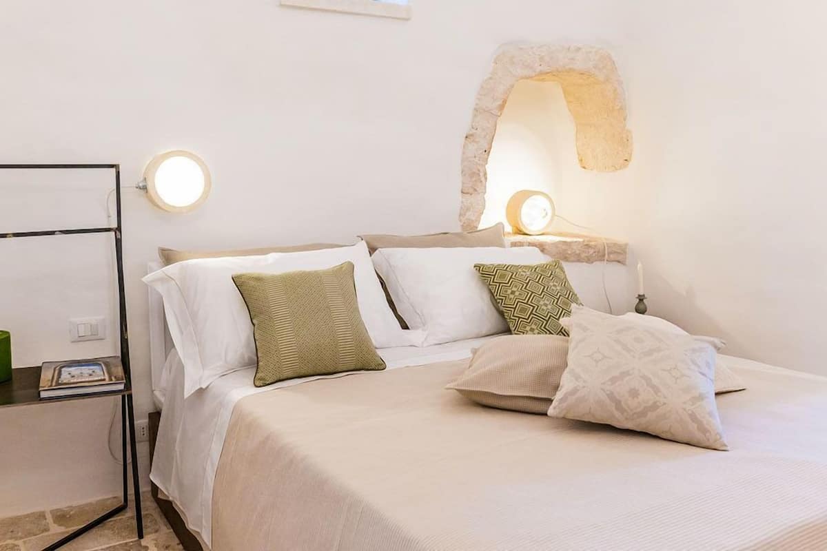 1 bedroom, premium bedding, minibar, in-room safe