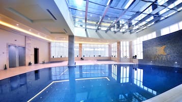 Indoor pool, pool loungers