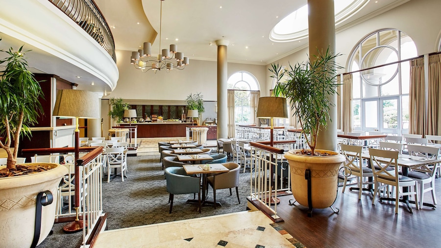 StayEasy Century City