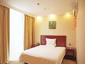 In-room safe, free WiFi