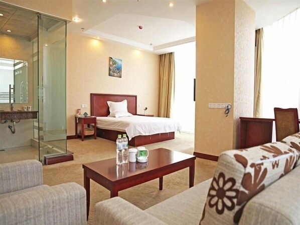 In-room safe, free WiFi