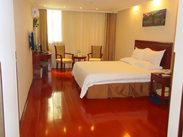 Free WiFi, bed sheets