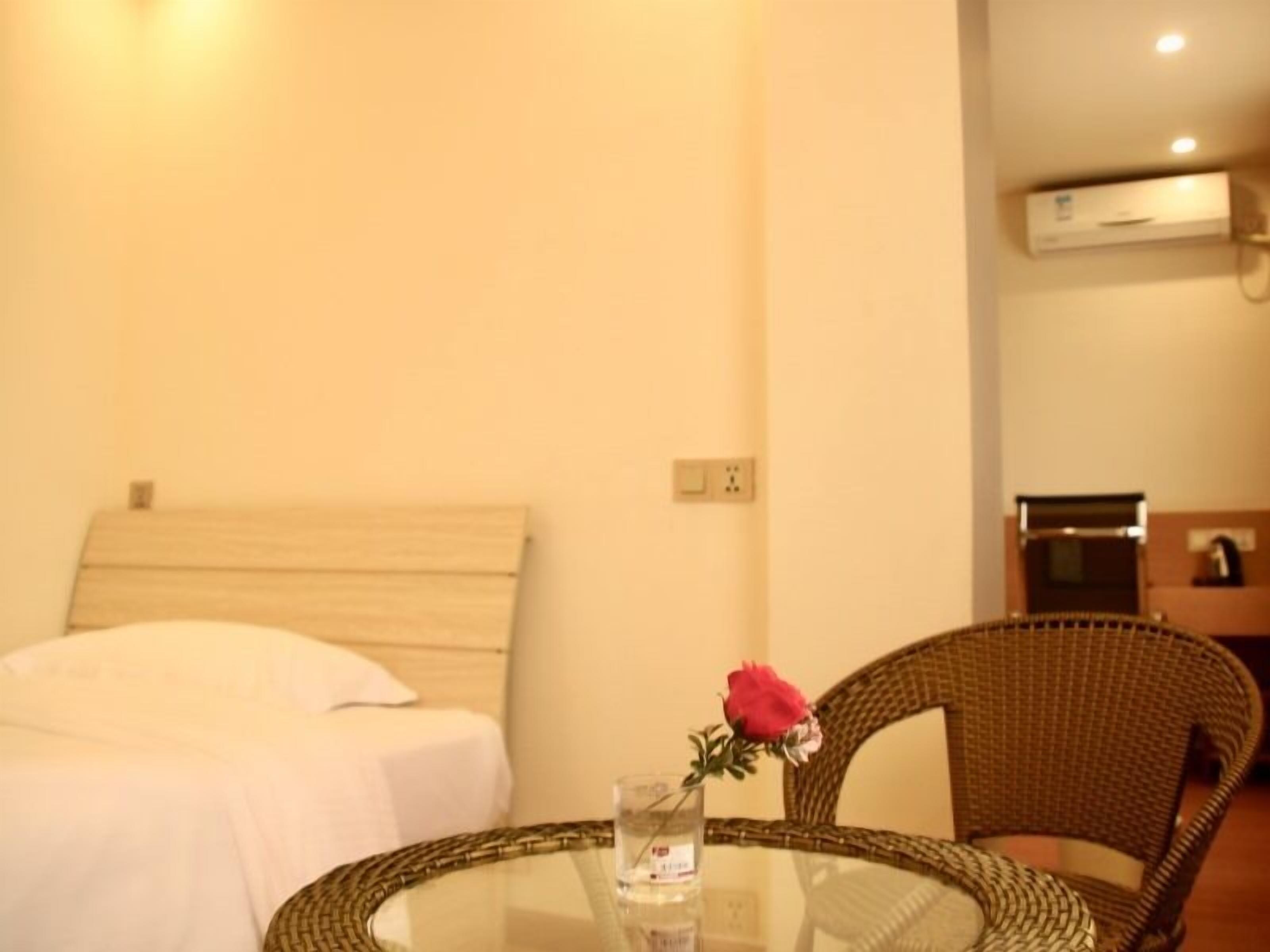 suite room | in-room safe, free wifi