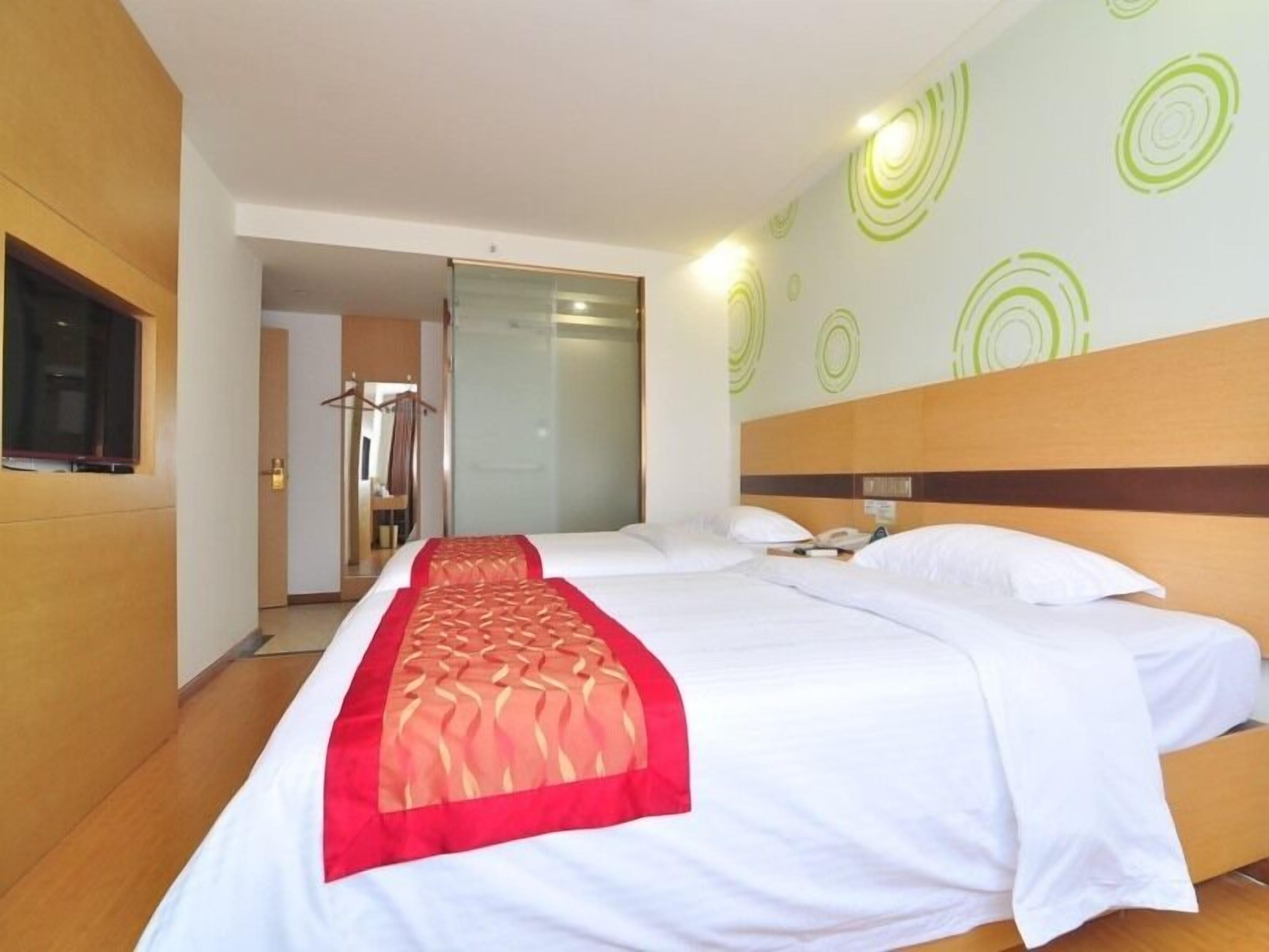 in-room safe, free wifi