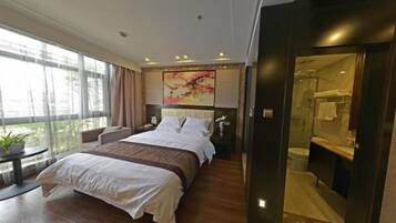 خزنة داخل الغرفة ومكتب وواي فاي مجانًا وملاءات أسرّة