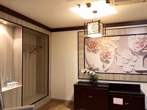 In-room safe, free WiFi - Greentree Inn Suzhou Taicang Baolong Square Express Hotel (Suzhou)