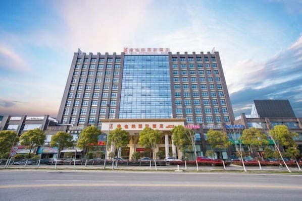 Exterior - Vienna International Hotel (Shanghai)
