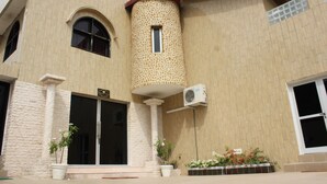 Front of property - Crystal Palace (Abidjan)