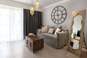 Junior Suite, Balcony | Living area