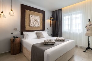 Ropa de cama de alta calidad y minibar 