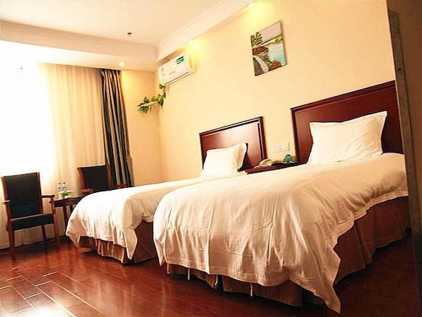 Free WiFi, bed sheets