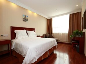 In-room safe, free WiFi - GreenTree Inn TianJin Meijiang Convention and Exhibition Center Express Hotel (Tianjin)